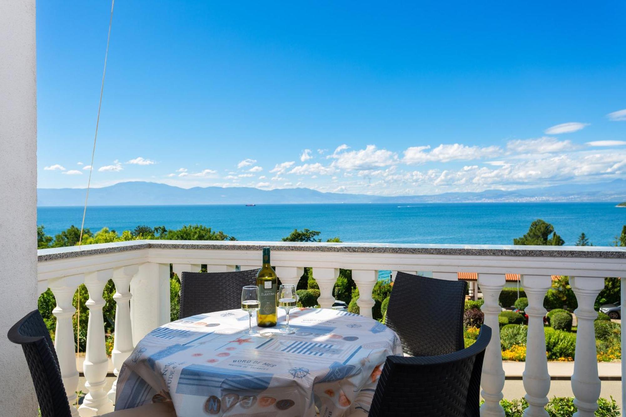 Apartments By The Sea Njivice, Krk - 5296 Ngoại thất bức ảnh