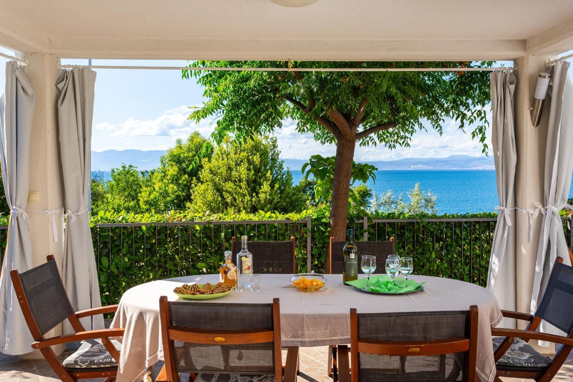 Apartments By The Sea Njivice, Krk - 5296 Ngoại thất bức ảnh